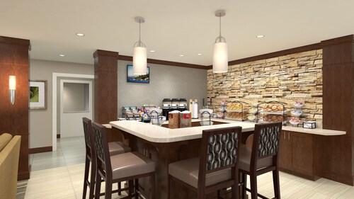 Cozy Studio w/ Kitchen | Hot Breakfast, Gym & Pool