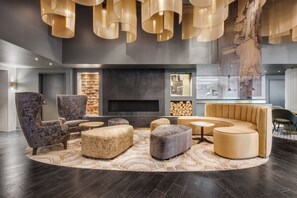Lobby sitting area - Adina Hobart (Hobart)