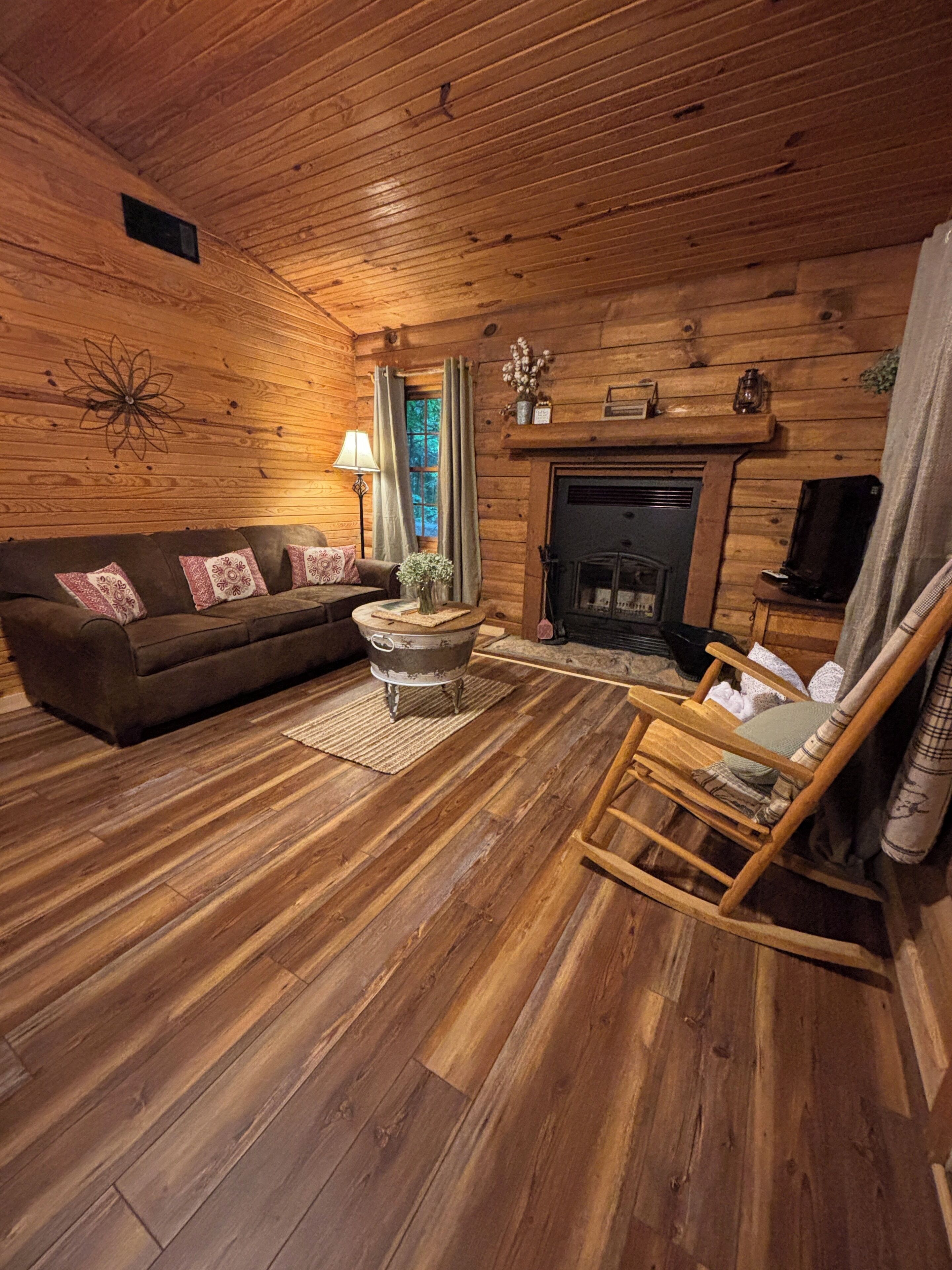 The Spruce Retreat - Table Rock Lake Cabin #9 - Missouri