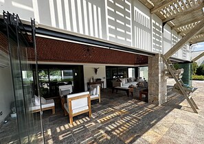 Terrace/patio - Unique Lakefront estate, near BBVA FIFA 26, transport on demand (Santiago)