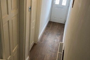 Interior - 1 Bed Home Away From Home - Sleeps 2 (Liverpool)