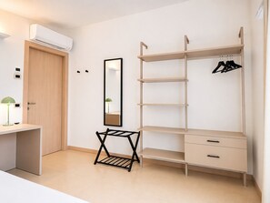 Comfort Double Room, 1 Queen Bed, Non Smoking, Air conditioning | Interior - ZEST Rooms Verona (Verona)
