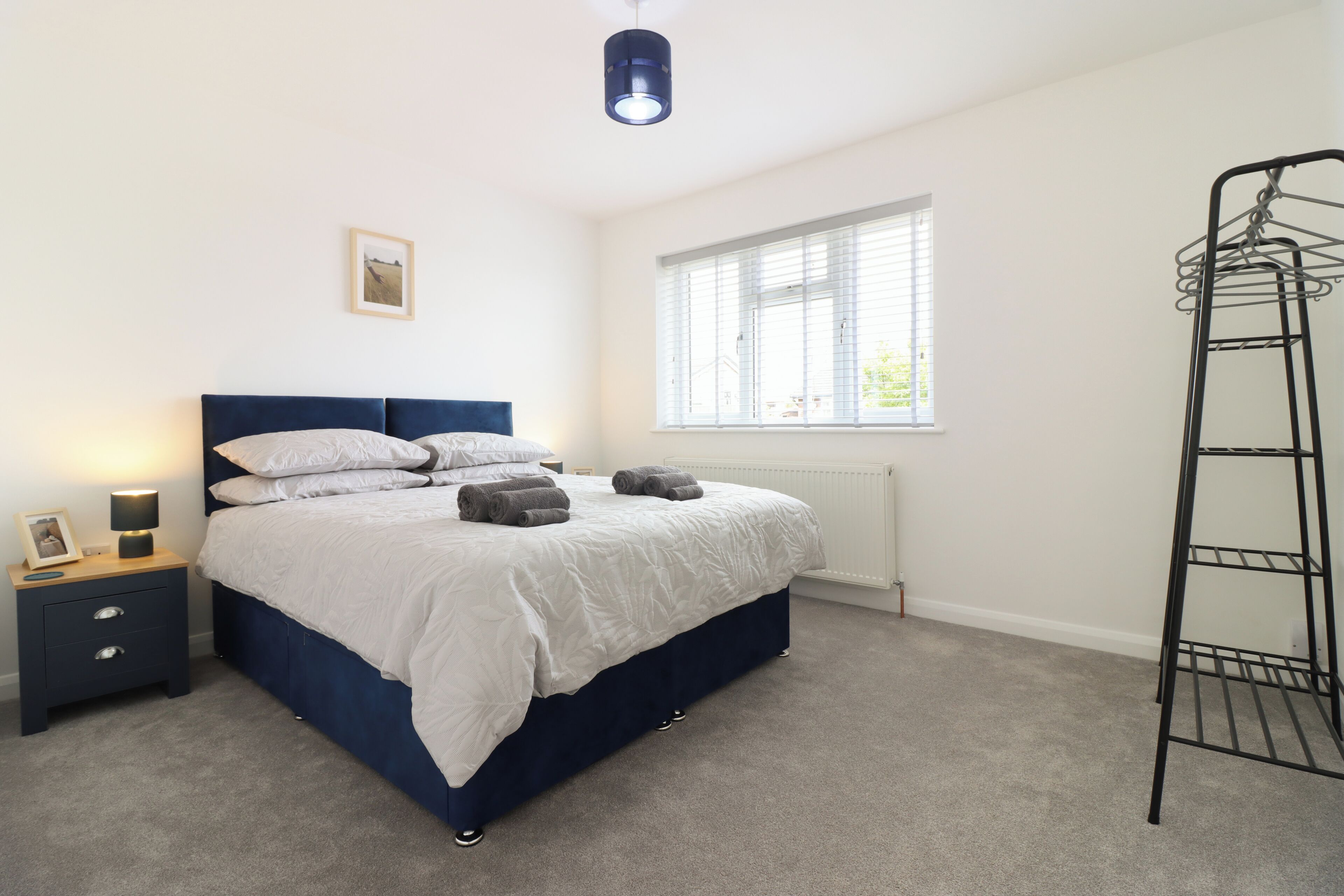 Home From Home | 2-bed Chesterfield Stay - Chesterfield