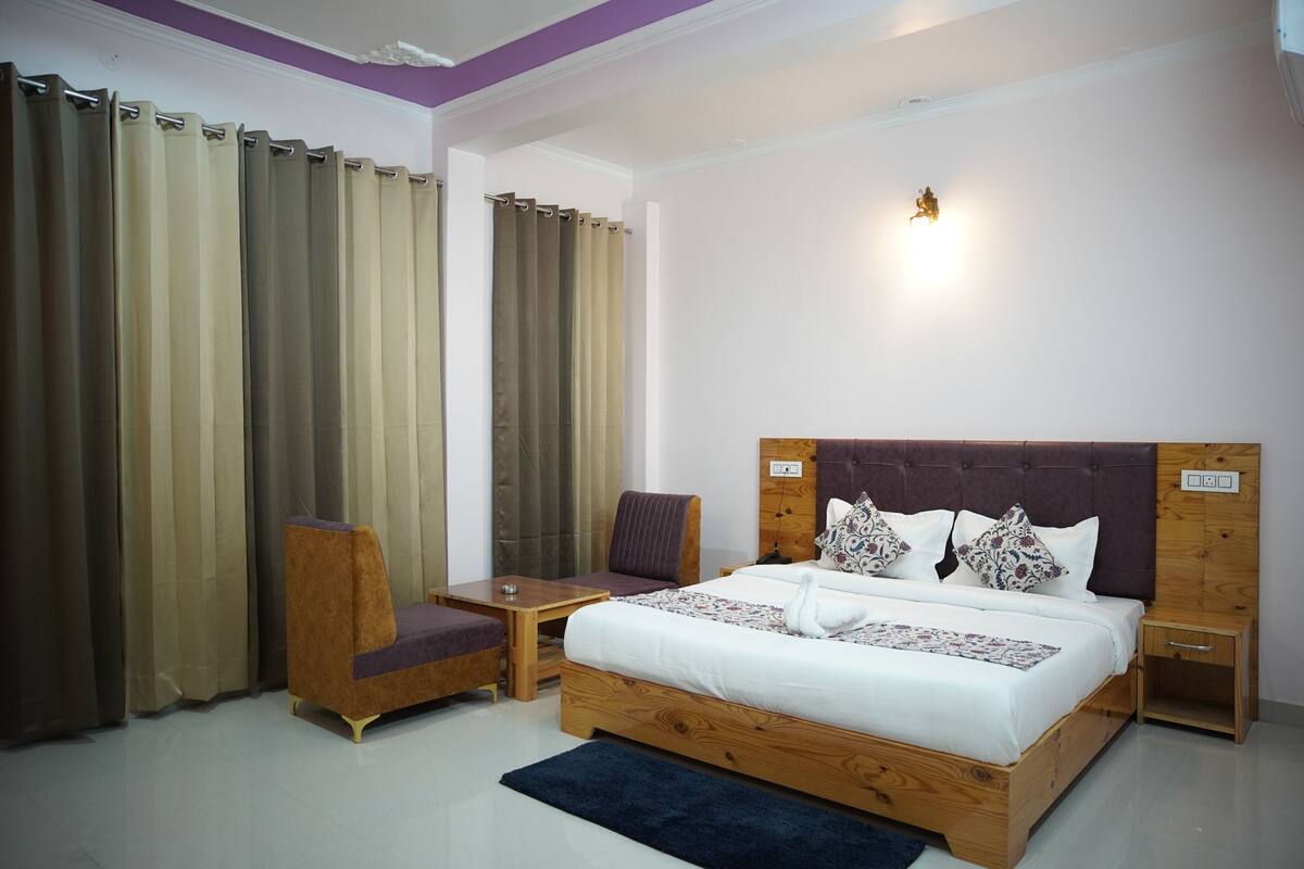 Superior Room, Balcony, Valley View | Meja, ruang kerja komputer riba, Wi-fi percuma 