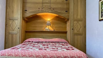 Double Room, Garden View | Free WiFi
