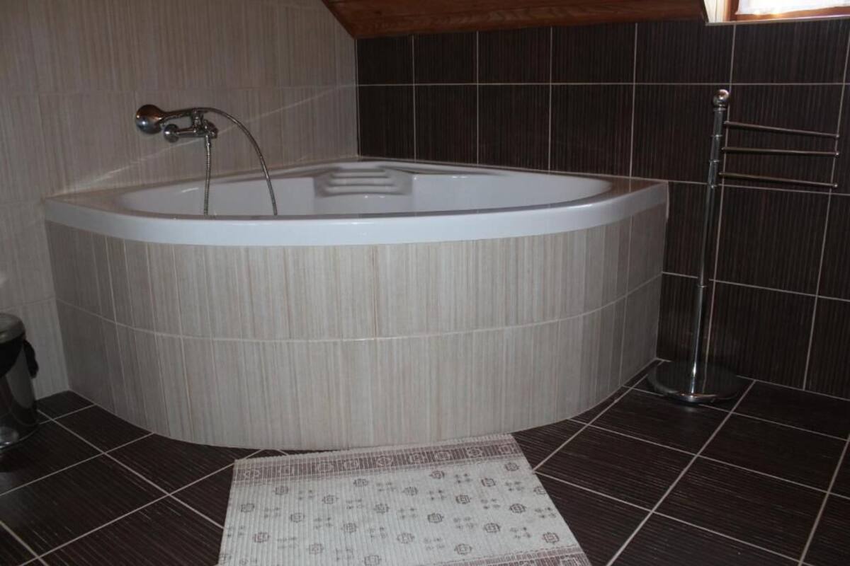 Classic Apartment, Hill View | Bathroom