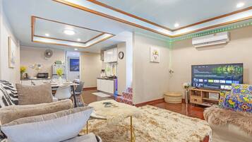 House, 4 Bedrooms, Accessible, Patio | Interior