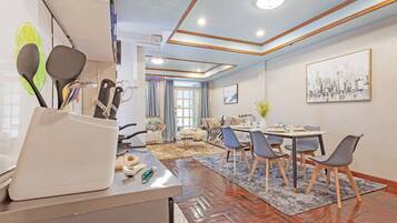 House, 4 Bedrooms, Accessible, Patio | Dining