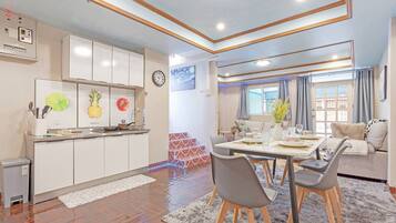 House, 4 Bedrooms, Accessible, Patio | Dining