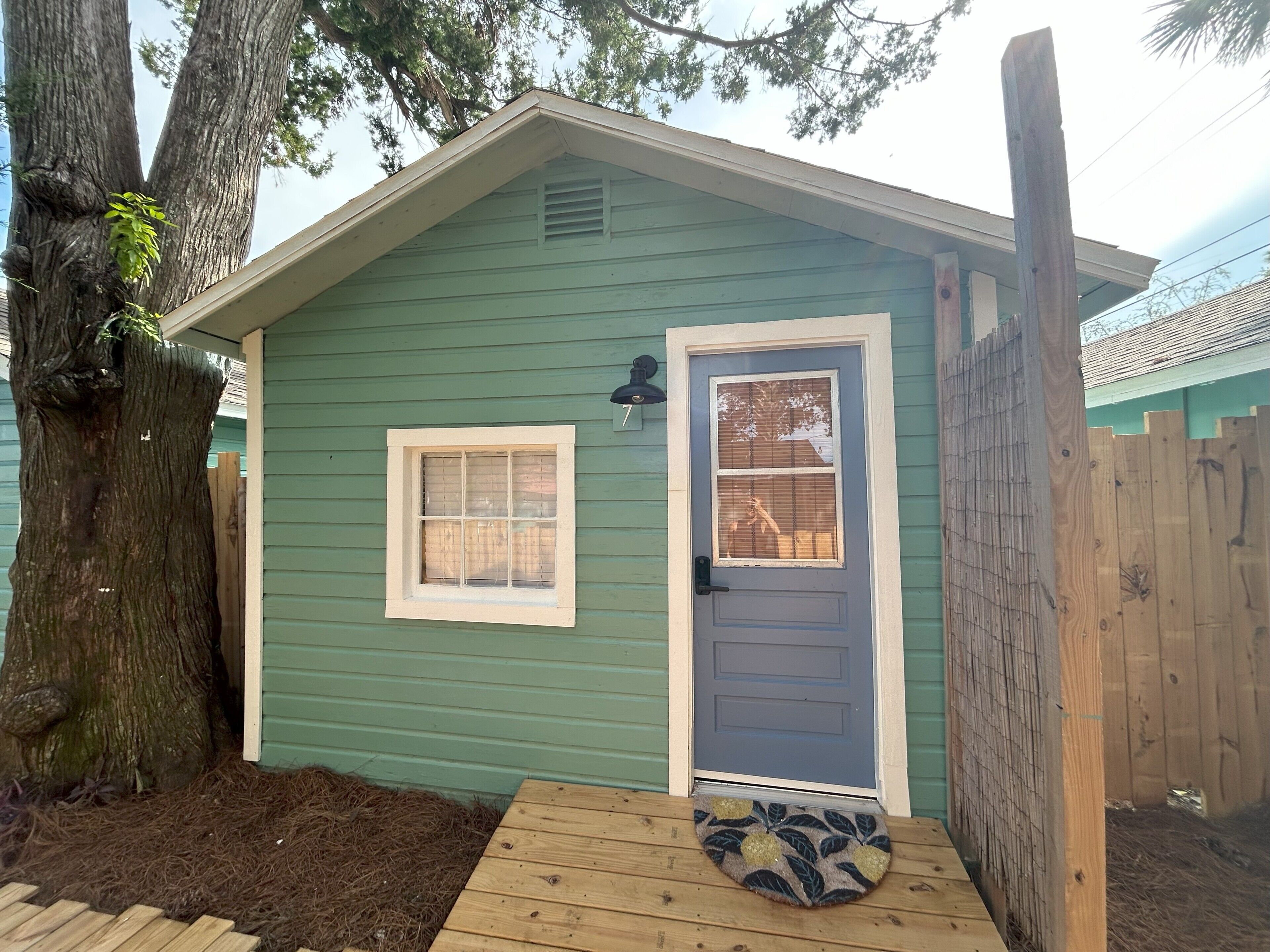 Basic Cabin, 1 Queen Bed, Private Bathroom | Exterior detail