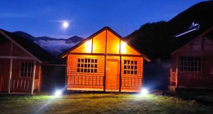 Cozy cabin in Oxapampa, surrounded by nature and outdoor adventures.