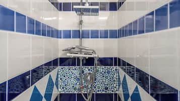 Apartment, Balcony, Garden View | Bathroom