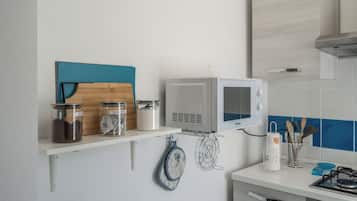 Apartment, Balcony, Garden View | Private kitchen