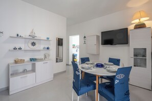 Departamento, balcón, vista al jardín | Restaurantes