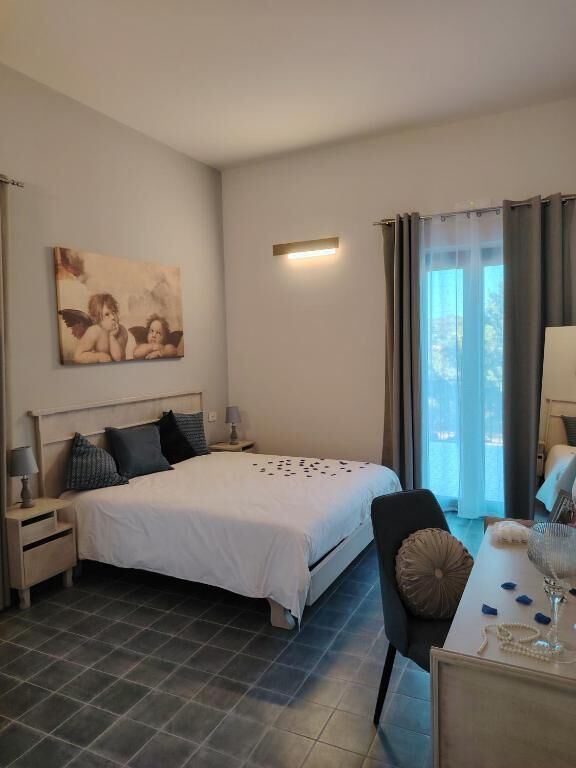 Double Room, Hill View