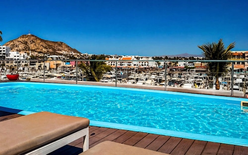 Marina & Ocean View Balcony, Rooftop Pool Access