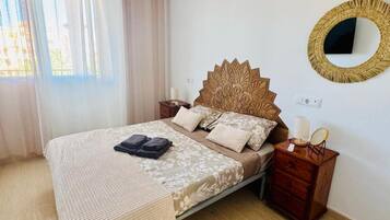 2 habitaciones, tabla de planchar con plancha, wifi y ropa de cama
