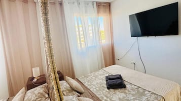 2 slaapkamers, een strijkplank/strijkijzer, wifi, beddengoed