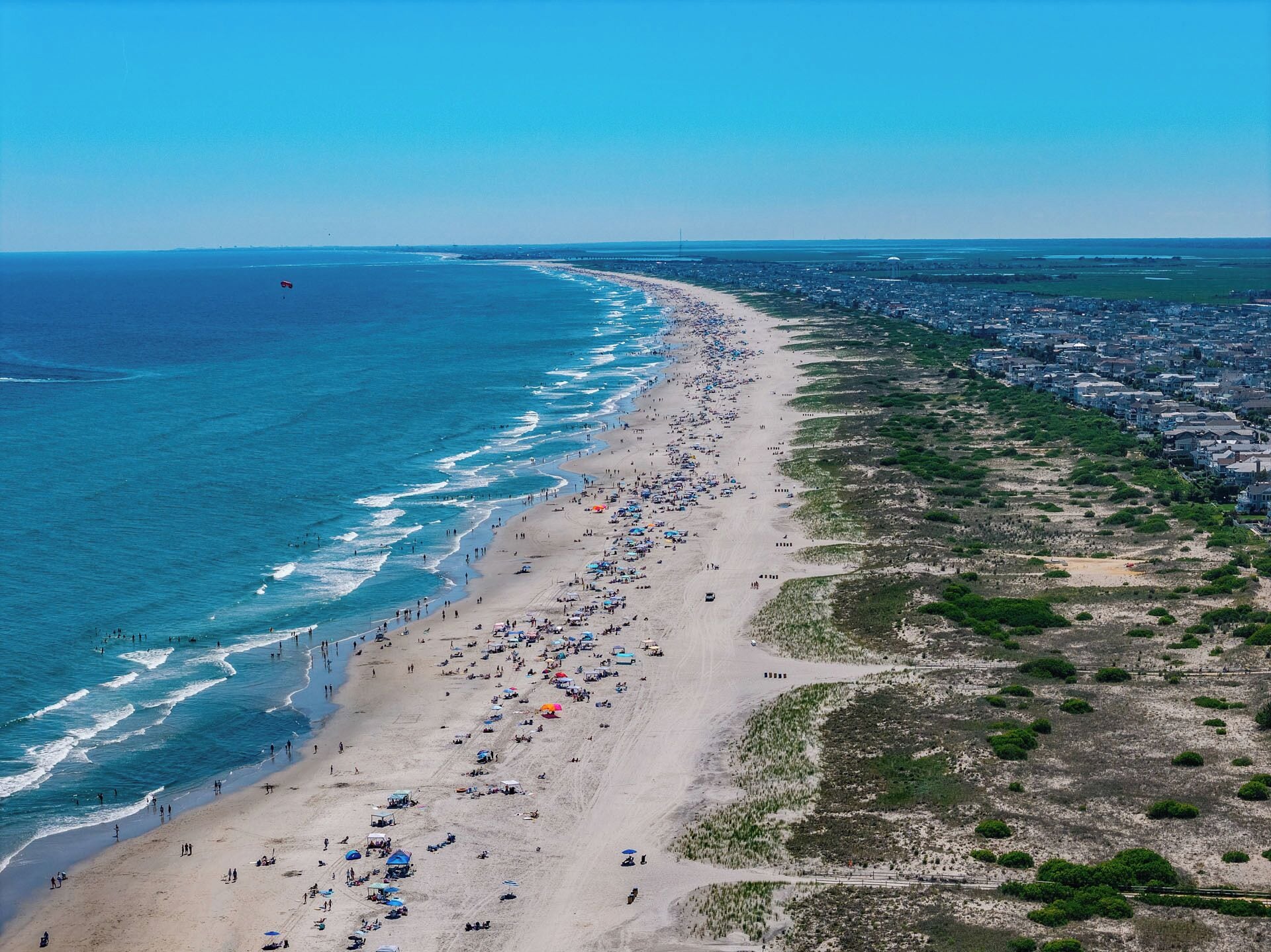 Beach nearby, sun-loungers, beach towels