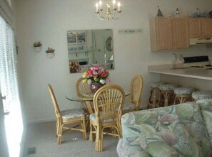 Interior - 2 Blocks to Beach & Boardwalk – 3BR/2BA Ocean City Condo (Ocean City)