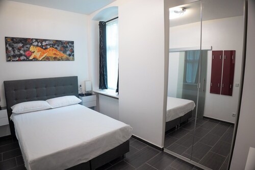 OneWay Apartments