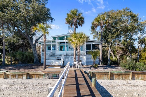 Goat Island Haven on Intercoastal Waterway and only accessed by boat.