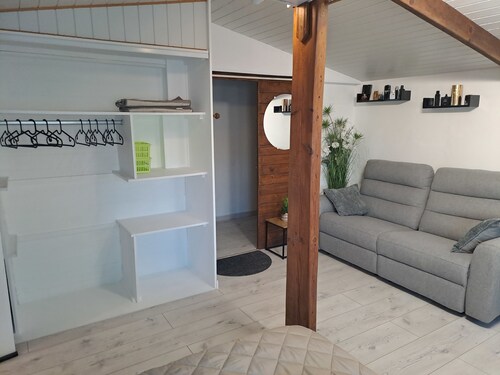 Chalet avec terrasse, piscine et parking à Audenge