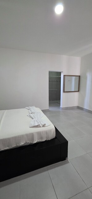 4 quartos, ferros/tábuas de passar roupa, Wi-Fi, roupa de cama