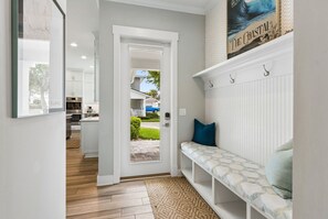 Interior - Sunrise on First - Close walk to beach (Fernandina Beach)