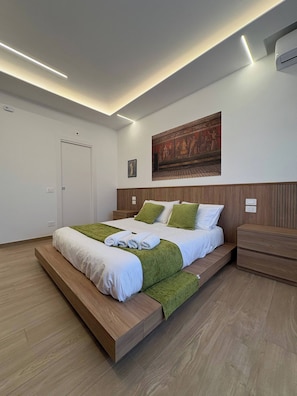 Zimmer, 1 Schlafzimmer, Balkon | 1 Schlafzimmer