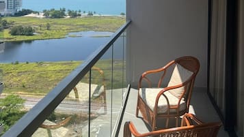 Comfort Apartment, Balcony, Sea View | Property grounds