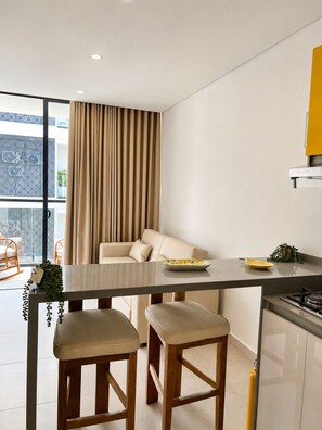 Comfort Apartment, Balcony, Sea View | Dining room - Apartamento moderno en pozos colorados (Santa Marta)