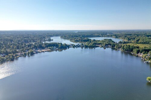 Private Waterfront Lakehouse