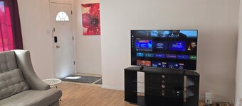 Private, Comfortable 2 badrooms Near Londonderry Mall – Free WiFi 13 to downtown