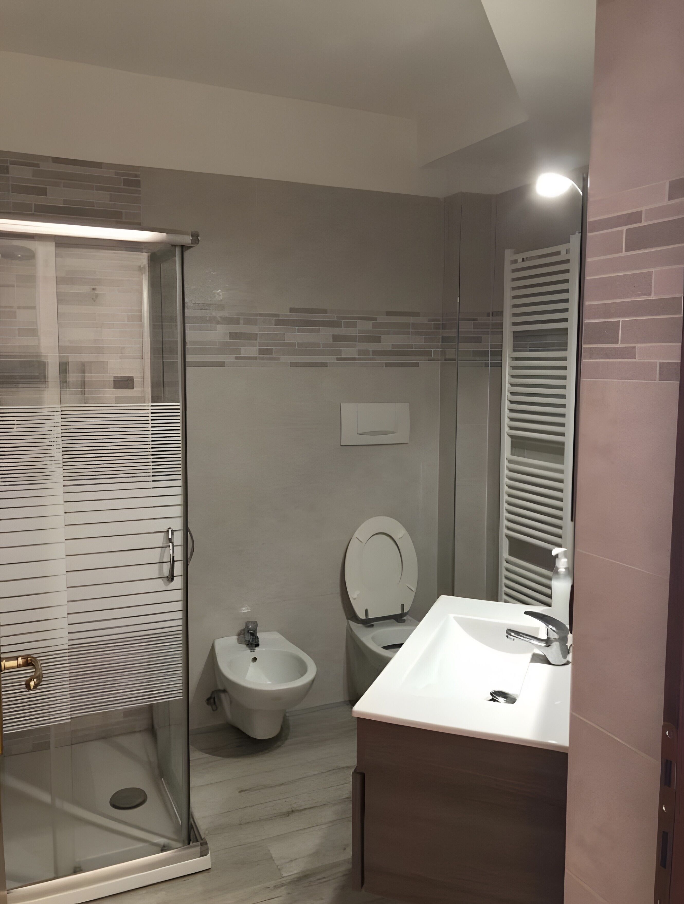 Douche, serviettes fournies
