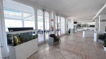 Siddeområde i lobbyen