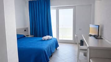Double Room, Balcony | Minibar, in-room safe, free WiFi