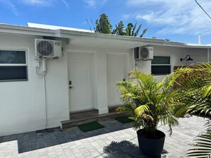 Exterior detail - Furnished, updated 1-bedroom apartment in charming Layton ideal for snow-birds (Layton)