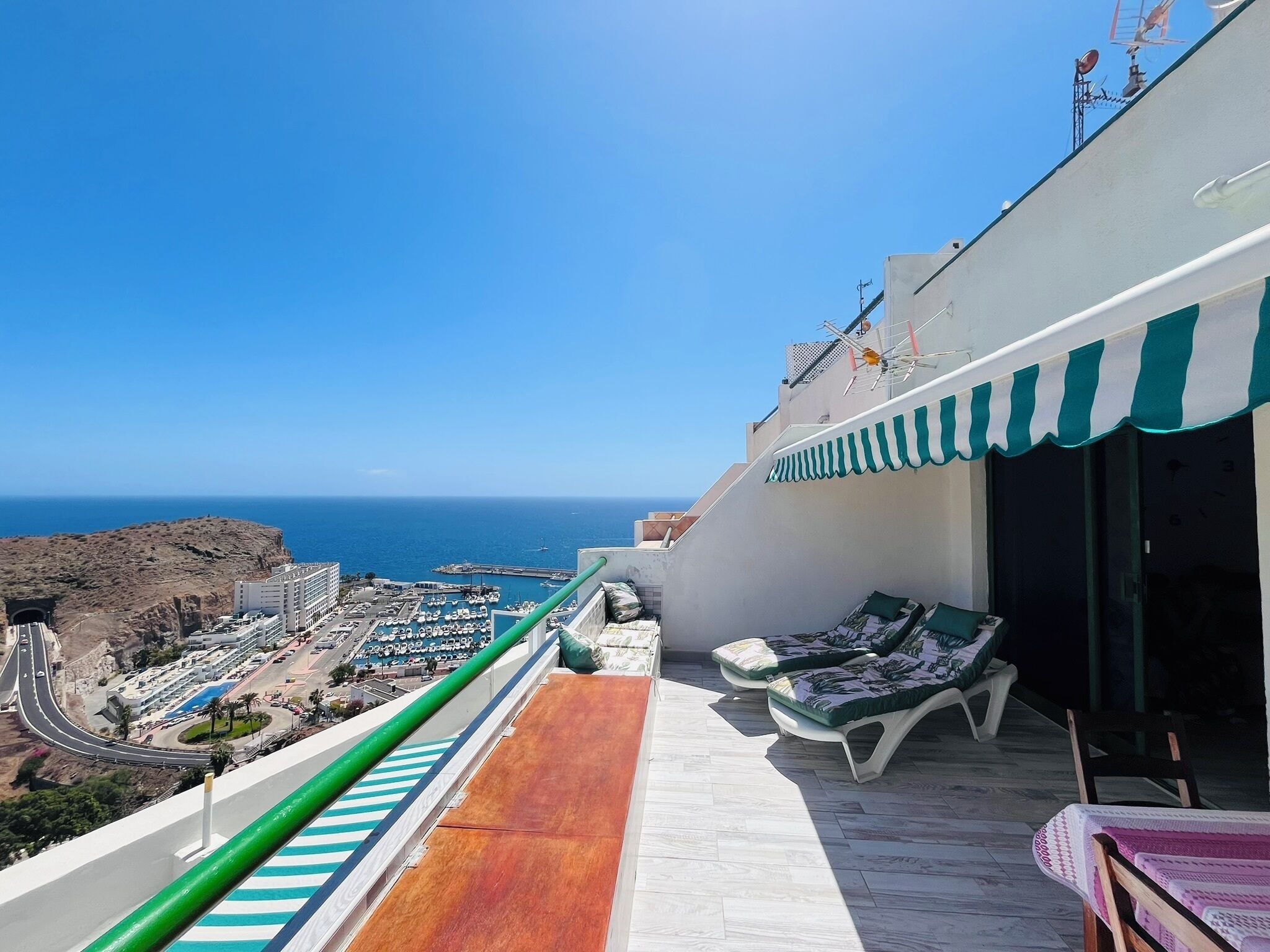 Apartamento, 1 habitación, terraza, vistas a la ciudad | Balcón