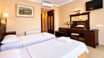 Comfort Twin Room, Pool View | Desk, laptop workspace, free WiFi