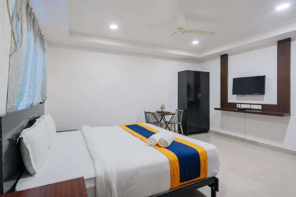 Deluxe Room | Desk, laptop workspace, free WiFi
