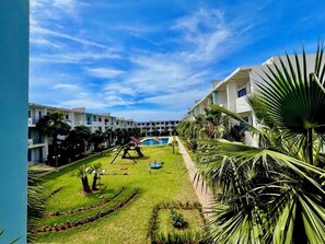 Property grounds - Apartment in Mansouria - Swimming pool, Terrace and Ocean view (El Mansouria)