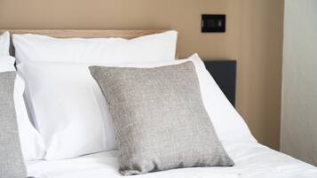 WiFi, bed sheets