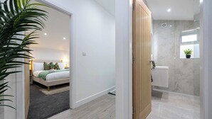 Unclassified image, 5 of 30, button - The Knutsford Loft | Central & Stylish Stay (Cheshire East)