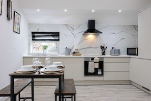 Fridge, microwave, oven, stovetop - The Knutsford Loft | Central & Stylish Stay (Cheshire East)