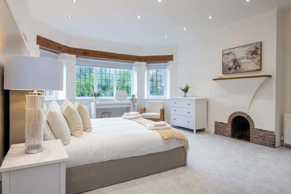 7 Schlafzimmer, Schreibtisch, Bügeleisen/Bügelbrett, WLAN