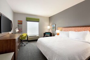 Room - Discover Modern Comfort in a Contemporary Room | Free Breakfast & Parking (Houston)