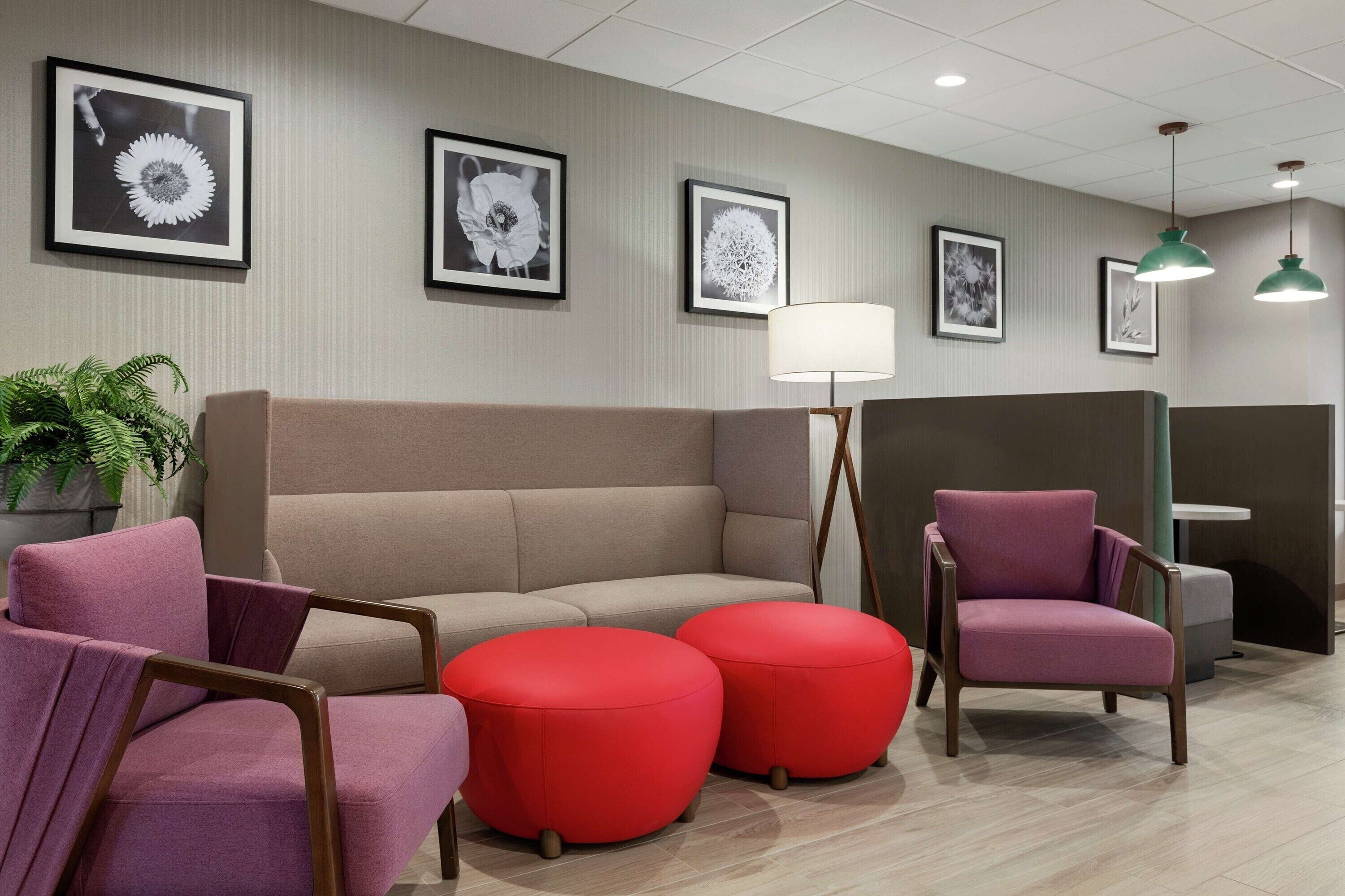 Discover Modern Comfort In A Contemporary Room | Free Breakfast & Parking - Spring