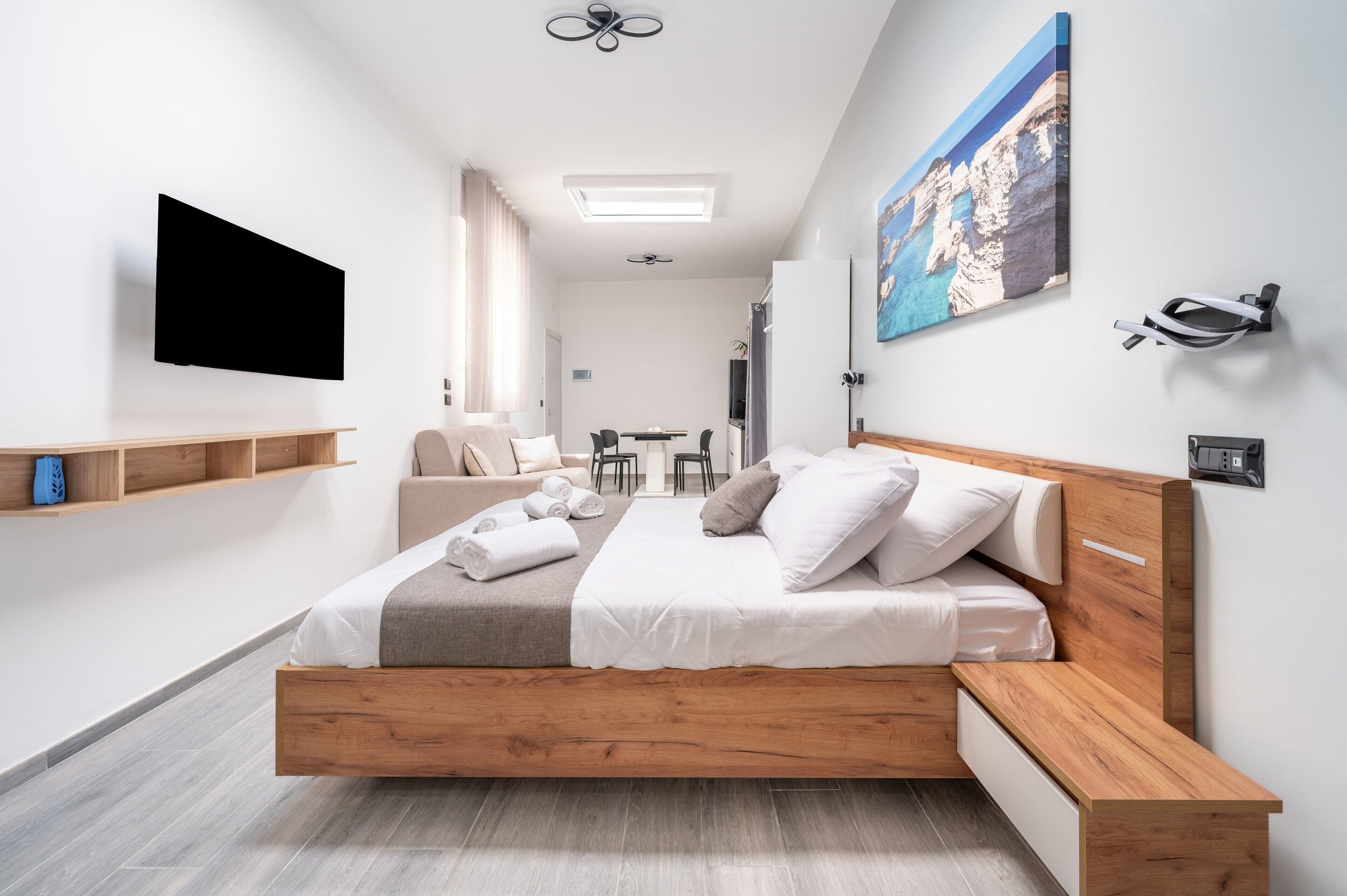 WiFi, bed sheets
