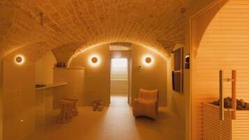 Sauna, Massageanwendungen